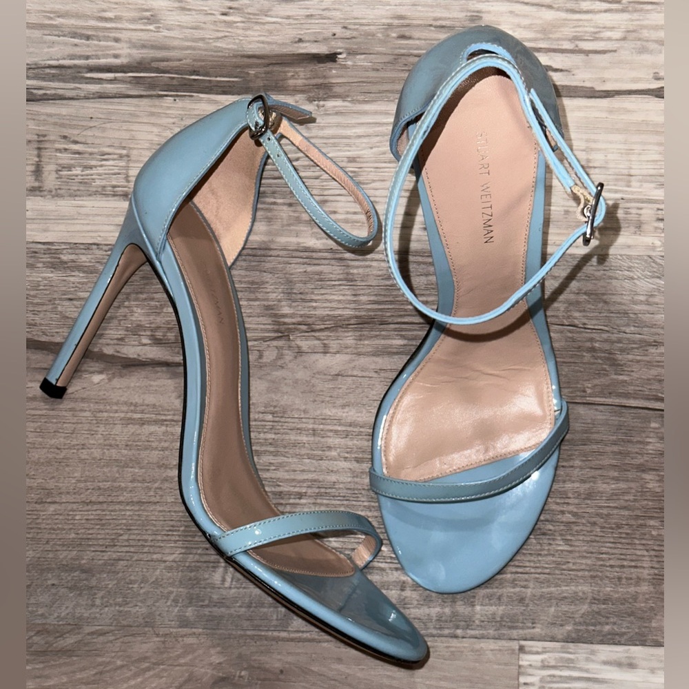 Stuart Weitzman classic round toe strappy heel size 9 NEW